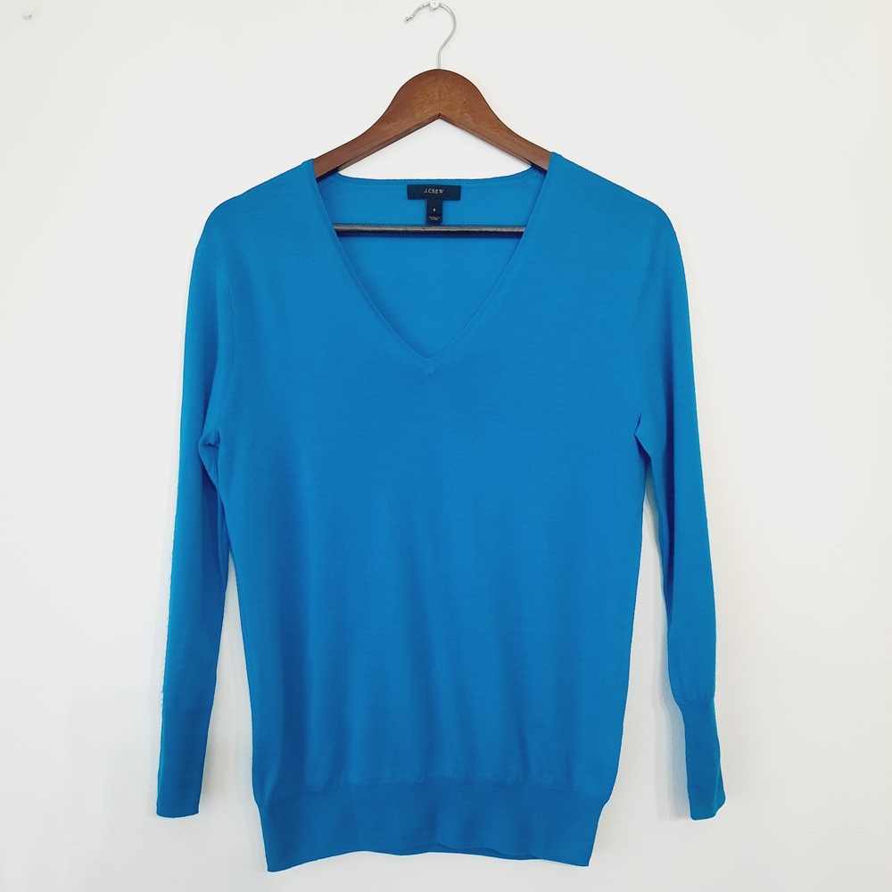 J. Crew lightweight merino wool v-neck sweater small
